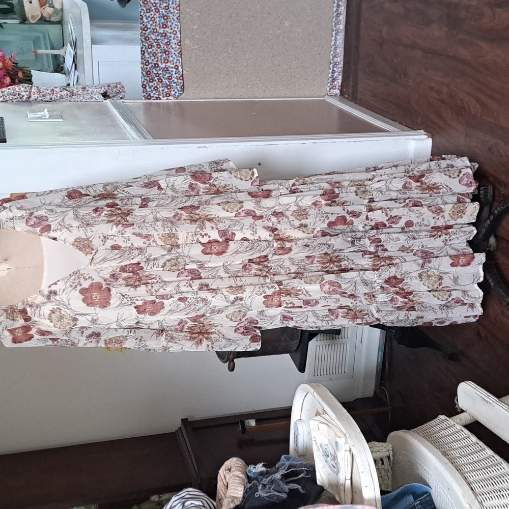 Woman's size XXL dress by Mossimo Supply Co.  The dress is very feminine.